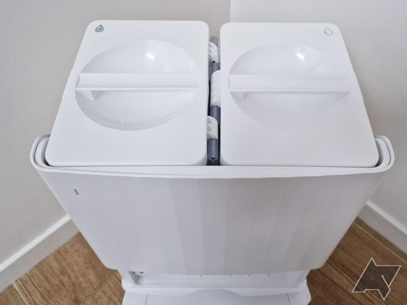 Αποβάθρα Roborock Q Revo και δεξαμενές νερού