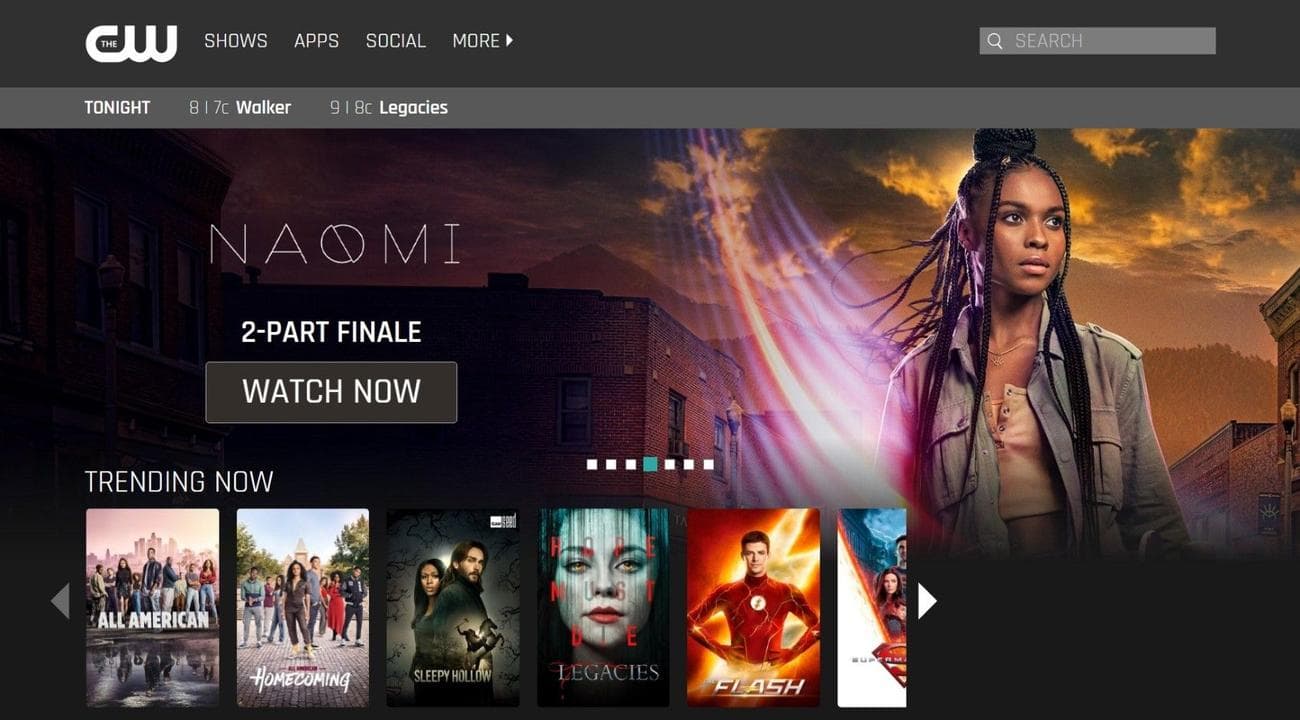 η πλατφόρμα cw με ένα banner naomi και άλλες αφίσες σειράς από κάτω