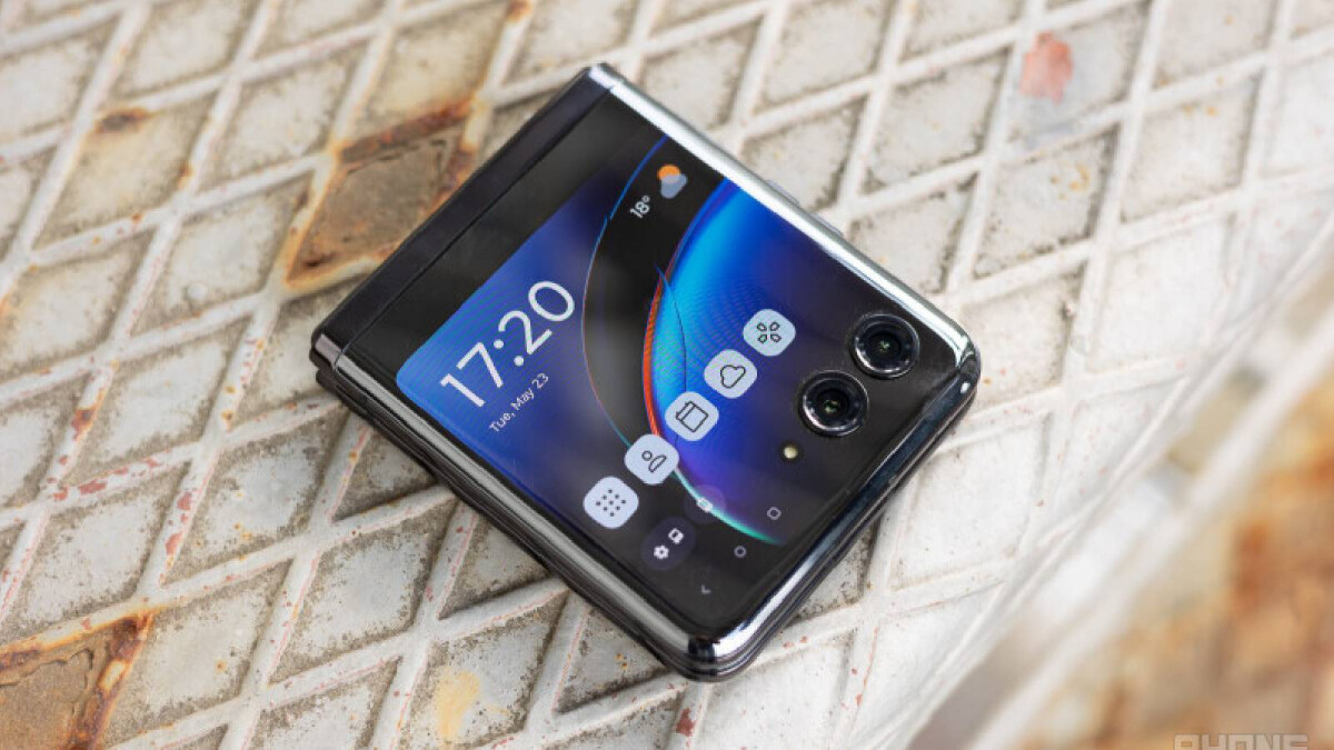 You can fetch the recently released Motorola Razr+ for an impressive discount right now