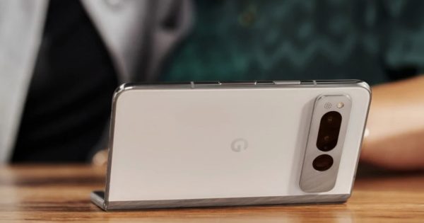 Η T-Mobile μειώνει το Pixel Fold 1.000 $ με τεράστια λίστα συναλλαγών
