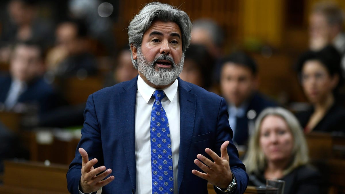 Η καναδική κυβέρνηση θα αναστείλει τις διαφημίσεις σε Facebook και Instagram
