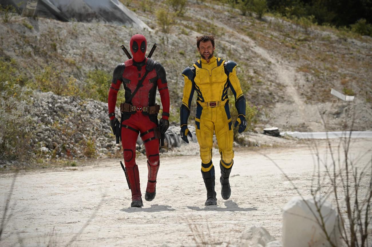 Η πρώτη φωτογραφία του Deadpool 3 αποκαλύπτει το κλασικό κοστούμι Wolverine, επιβεβαιώνει σημαντικές διαρροές
