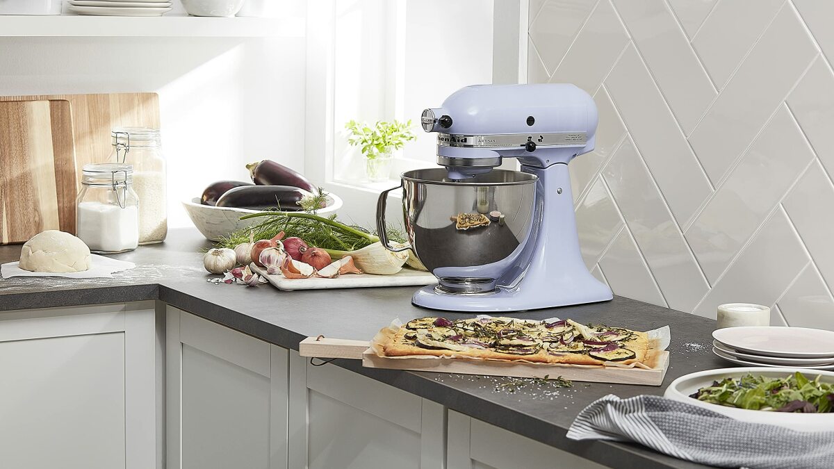 Καλύτερη προσφορά KitchenAid: Artisan Series Stand Mixer προς πώληση για 379,99 $
