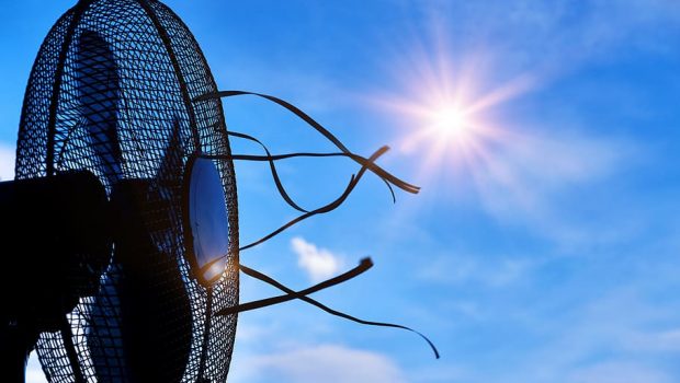 Καύσωνας: Πώς οι ακραίες θερμοκρασίες επηρεάζουν την υγεία