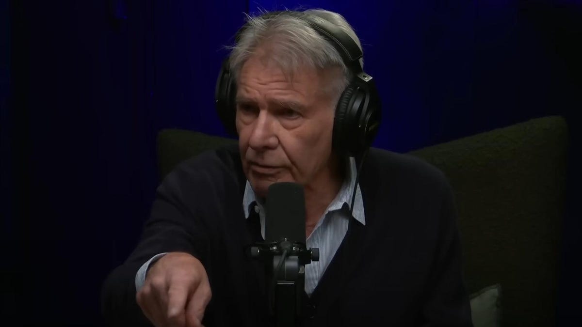 Ο Harrison Ford Roasts Conan O'Brien για το Star Wars Snafu
