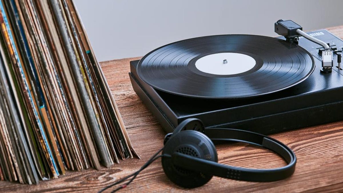 Ο Jony Ive έκανε έναν «ευγενικό» επανασχεδιασμό ενός πικάπ αξίας 60.000 δολαρίων
