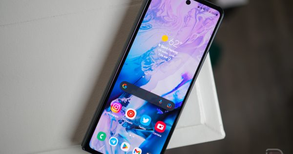 Ο χρόνος τελειώνει για να εξοικονομήσετε 50 $ στη νέα σας πτυσσόμενη παραγγελία Galaxy
