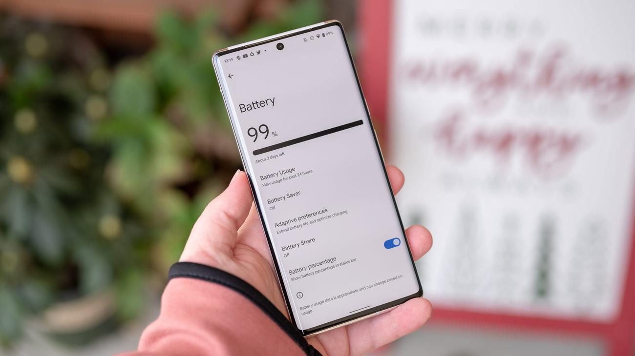 Οι αφαιρούμενες μπαταρίες smartphone ενδέχεται να επιστρέψουν
