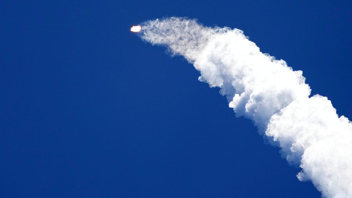 Οι δορυφόροι SpaceX Starlink αποφεύγουν αντικείμενα 137 φορές την ημέρα