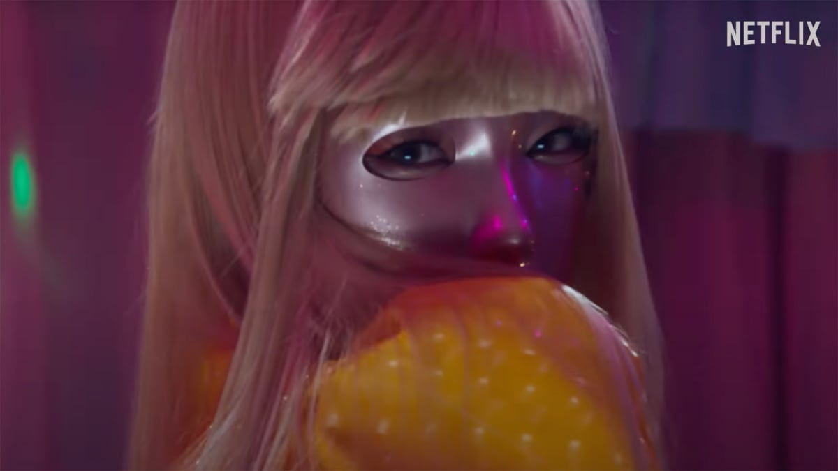 Το "Mask Girl" του Netflix πειράζει ένα θρίλερ για κορίτσια με κάμερα με μια δολοφονική ανατροπή
