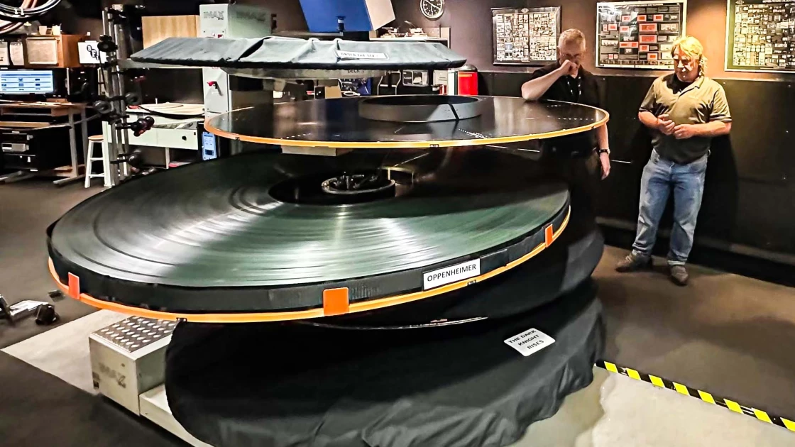 Το Oppenheimer είναι τόσο μεγάλο σε διάρκεια που σχεδόν δε χωρούσε στους προτζέκτορες του IMAX