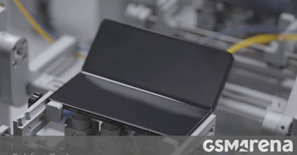 Το βίντεο δείχνει τις αυστηρές δοκιμές που πέρασαν τα Galaxy Z Flip5 και Z Fold5
