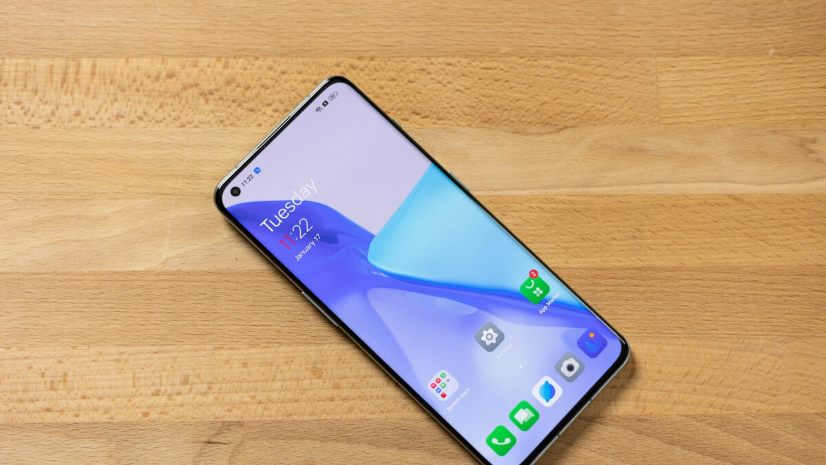 The hyper-fast OnePlus 11 tumbles to its lowest price