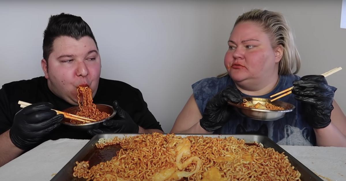 Χτυπώντας τα βιβλία: Οι επικίνδυνες πραγματικές συνέπειες της διαδικτυακής μας οικονομίας προσοχής
