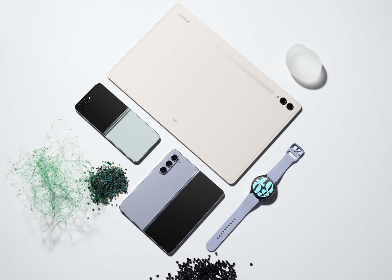 012-ecosystem-galaxy-zflip5-mint-zfold5-icyblue-watch6-44mm-silver-tabs9ultra-beige