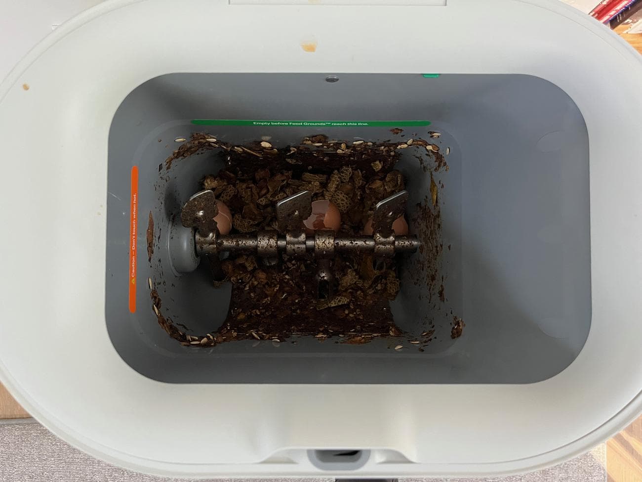 Τα απορρίμματα φαγητού αφού τα αλέσει ο κάδος του Mill