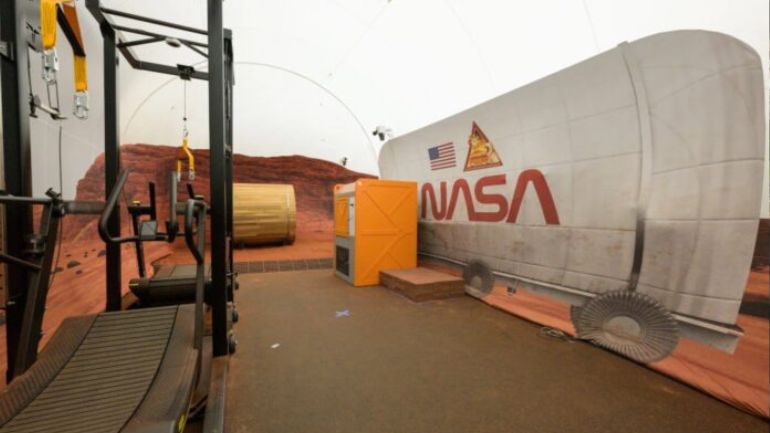 NASA: 4 άνθρωποι μόλις… πάτησαν στον «Άρη» και θα μείνουν εκεί ένα χρόνο