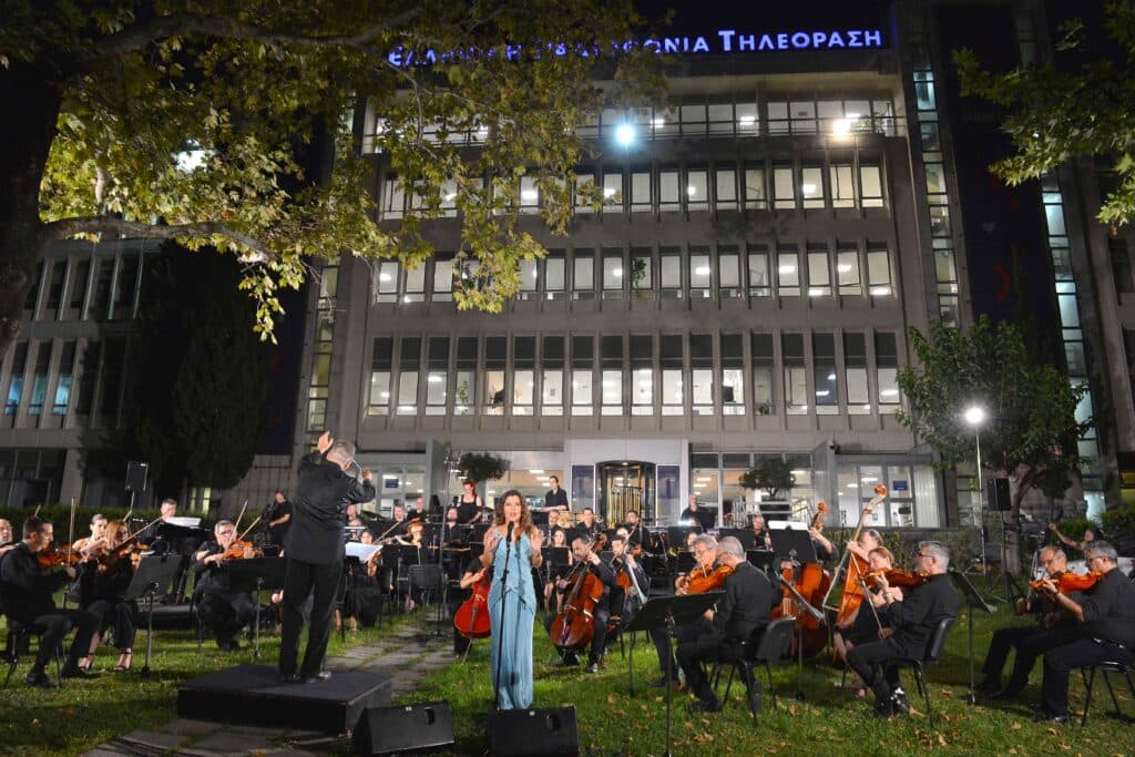 , Αφιέρωμα στον Μίκη Θεοδωράκη στην ΕΡΤ2 –, TechWar.gr