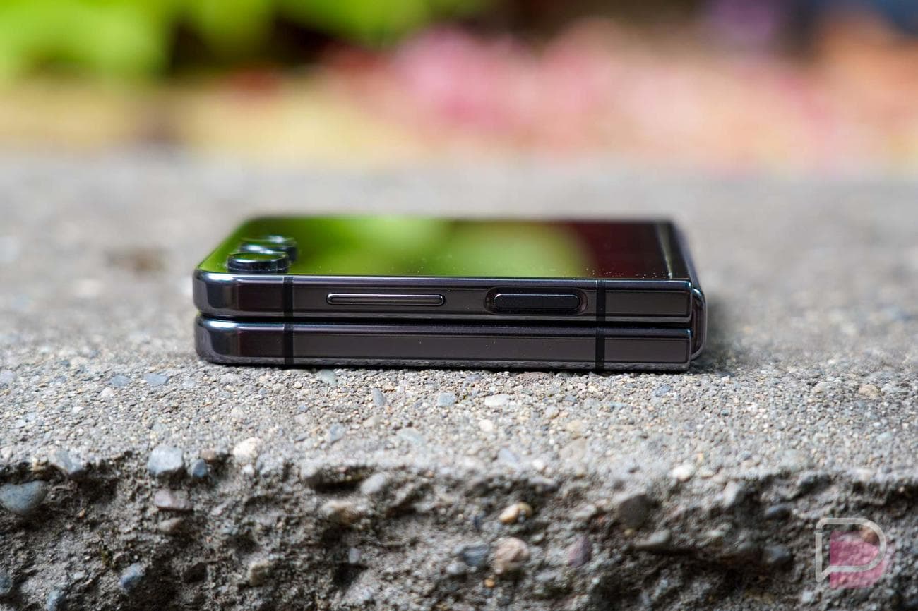 , I Wanted to Like the Big Cover Screen, TechWar.gr