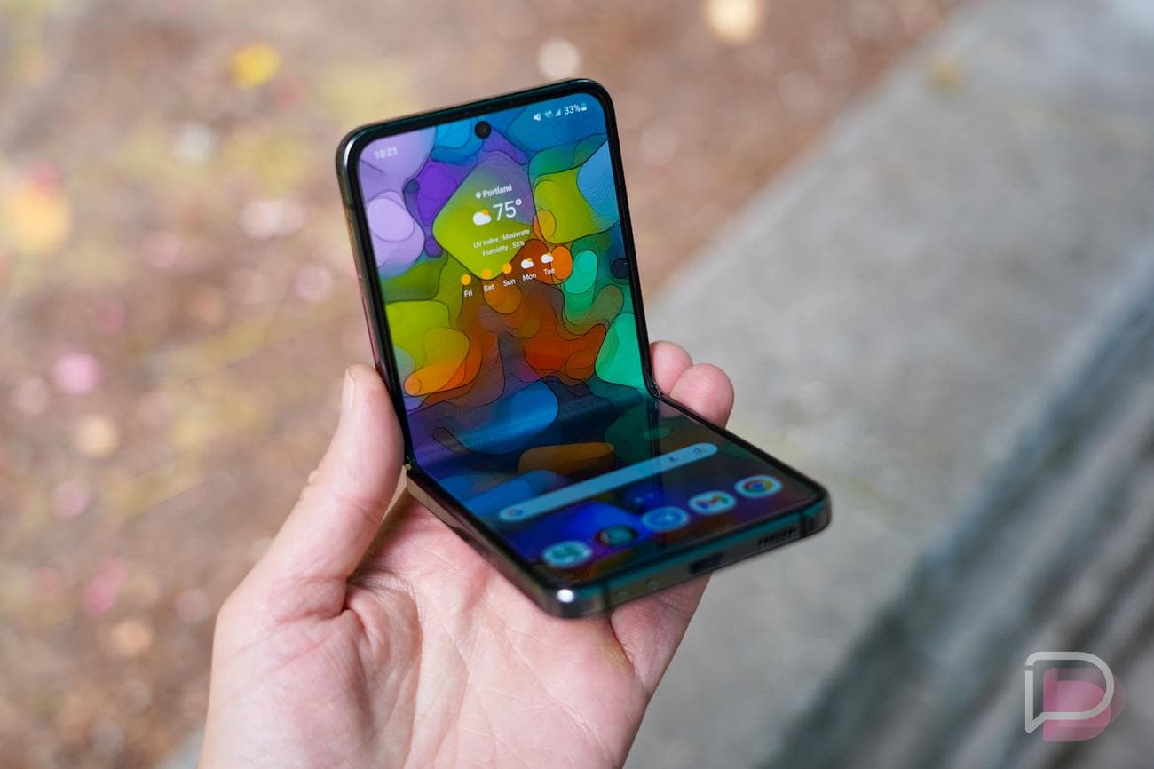 , I Wanted to Like the Big Cover Screen, TechWar.gr