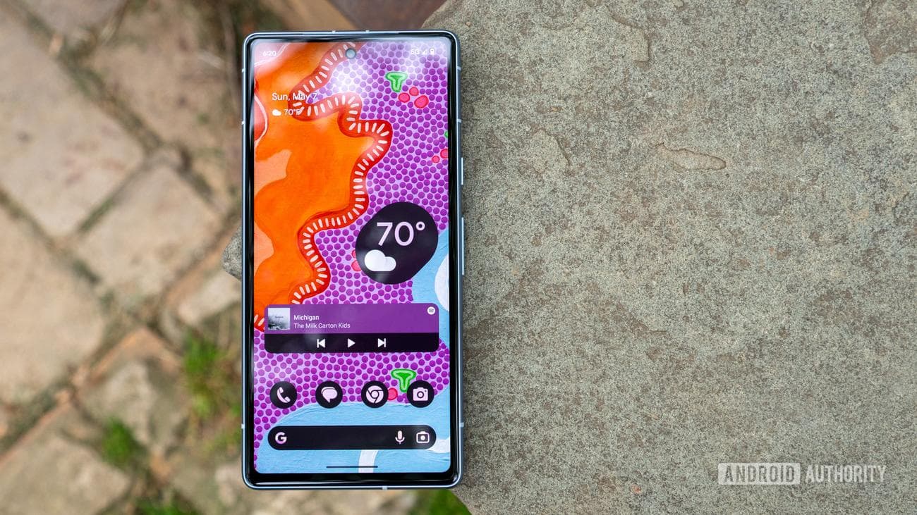 google pixel 7a αρχική οθόνη ξαπλωμένη