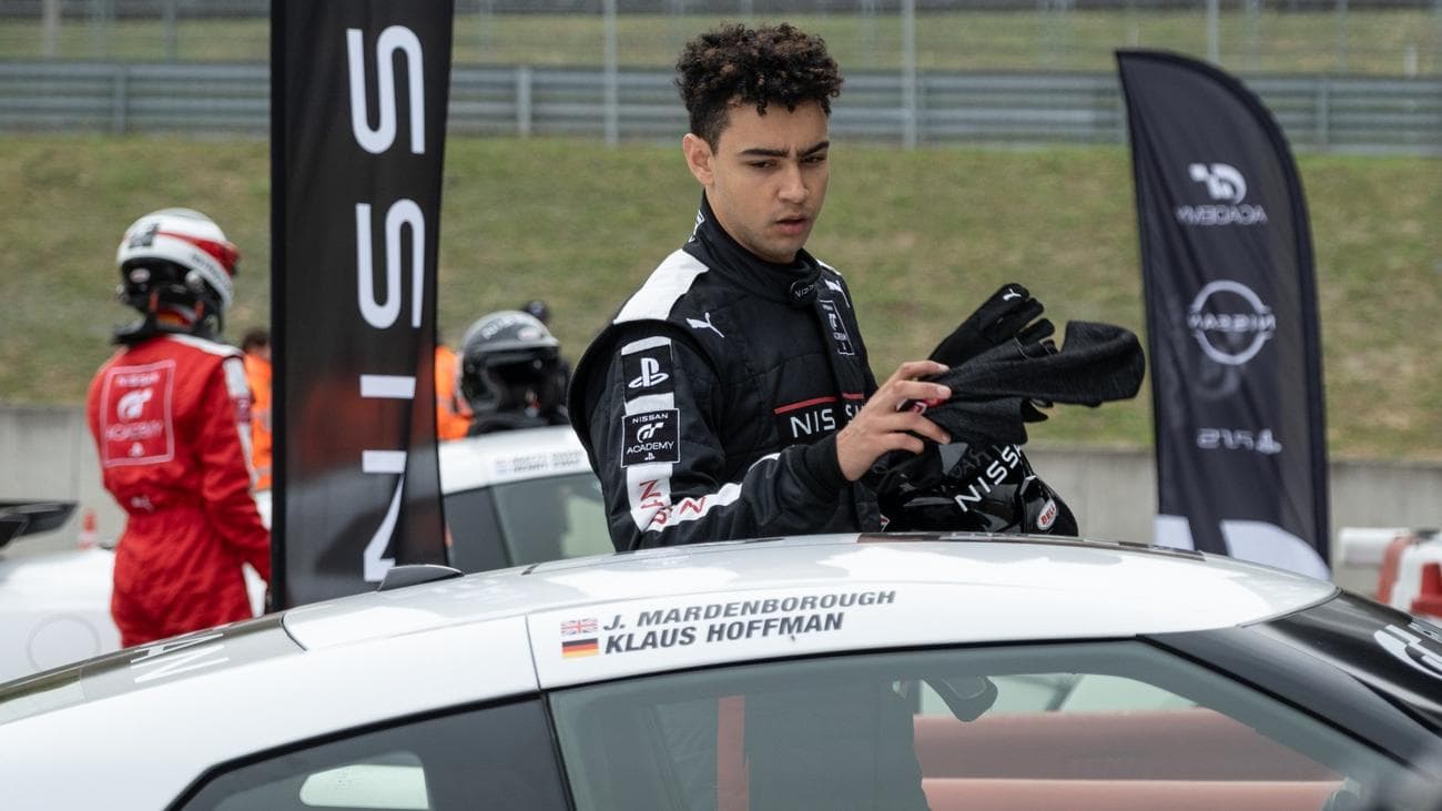 Archie Madekwe stars as gamer turned real life race car driver Jann Mardenborough in Columbia Pictures GRAN TURISMO.