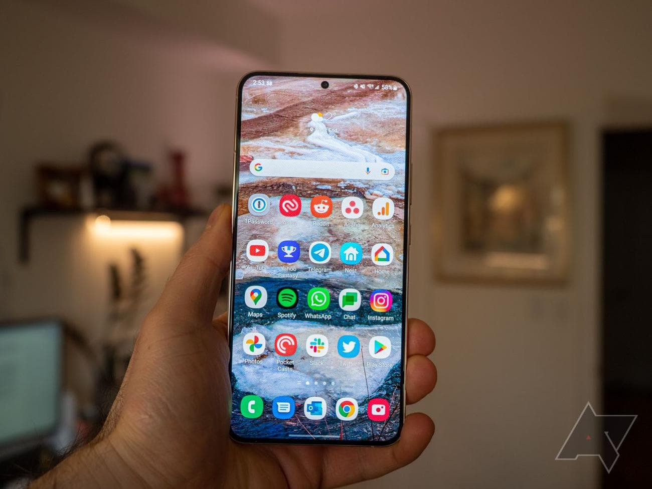, Samsung Galaxy Z Flip 4 vs. Galaxy S22+: Which has aged better?, TechWar.gr