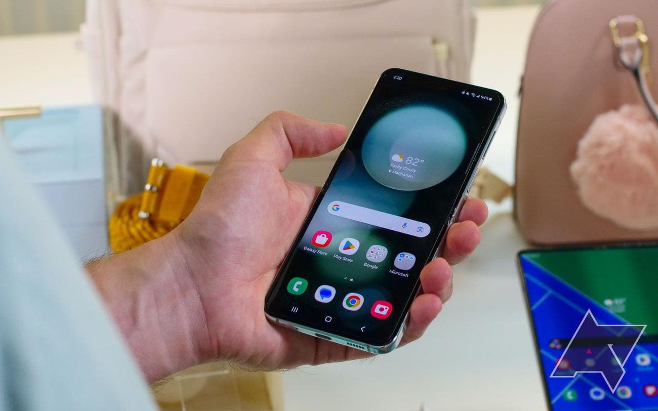 Τα καλύτερα αξεσουάρ Samsung Galaxy Z Flip 5 το 2023
