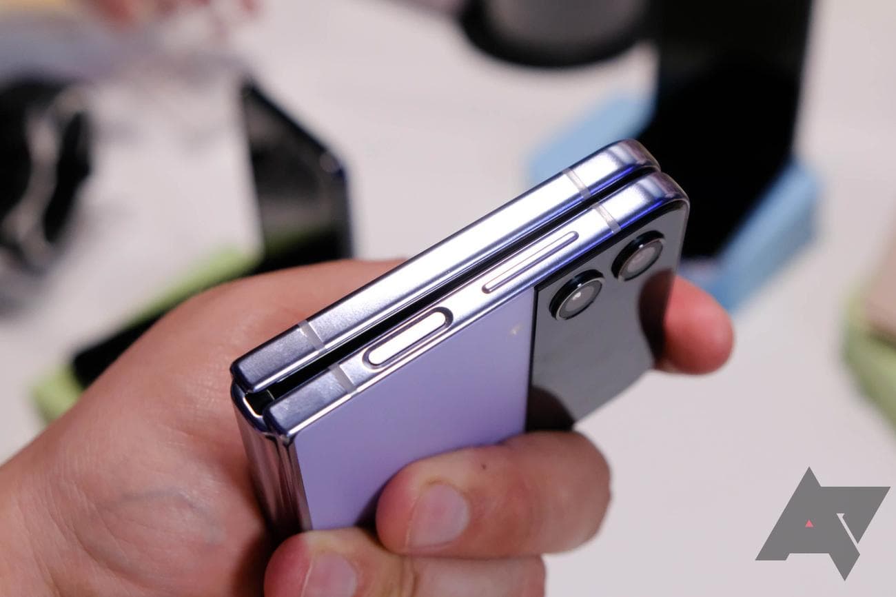 , Samsung Galaxy Z Flip 4 εναντίον Galaxy Z Flip 3: Θα πρέπει να κάνετε αναβάθμιση;, TechWar.gr