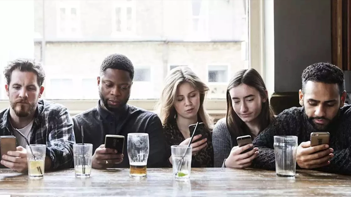 Έρευνα: Το Facebook δεν προκάλεσε ψυχολογικά προβλήματα στην κοινωνία