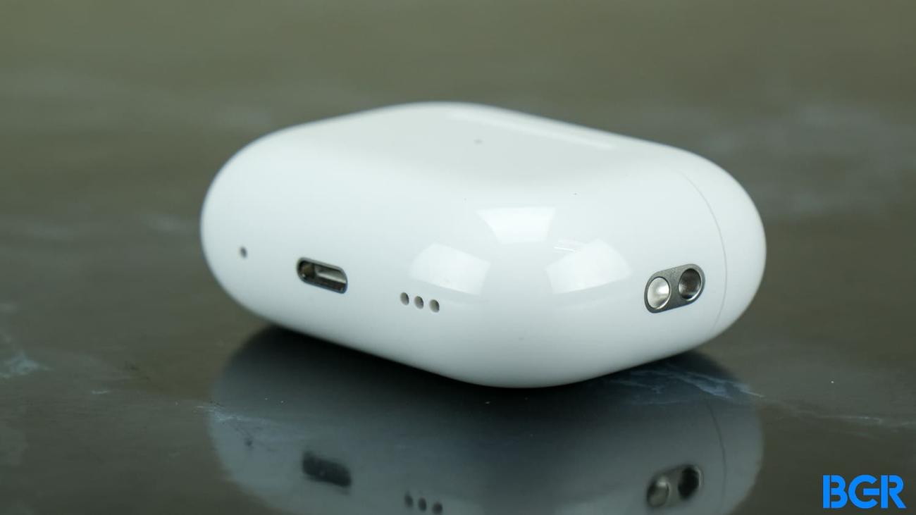 Έρχονται τα USB-C AirPods, αλλά μάλλον θα πρέπει να τα παραλείψετε προς το παρόν
