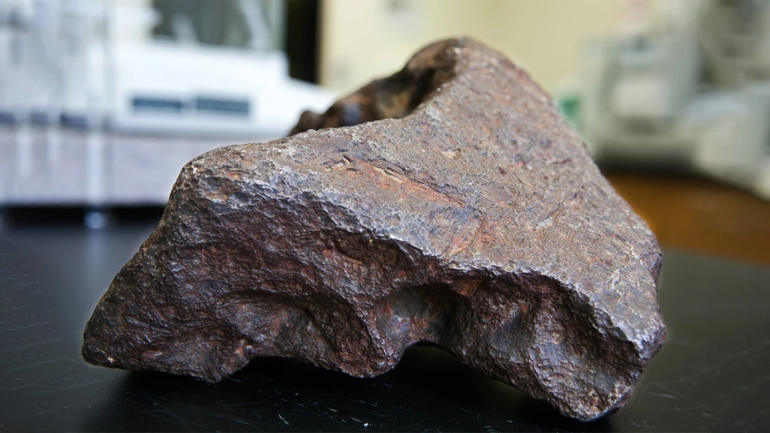 Αγρότης είχε για χρόνια αυτή την «πέτρα» για να κρατάει την πόρτα του και άξιζε μια περιουσία!