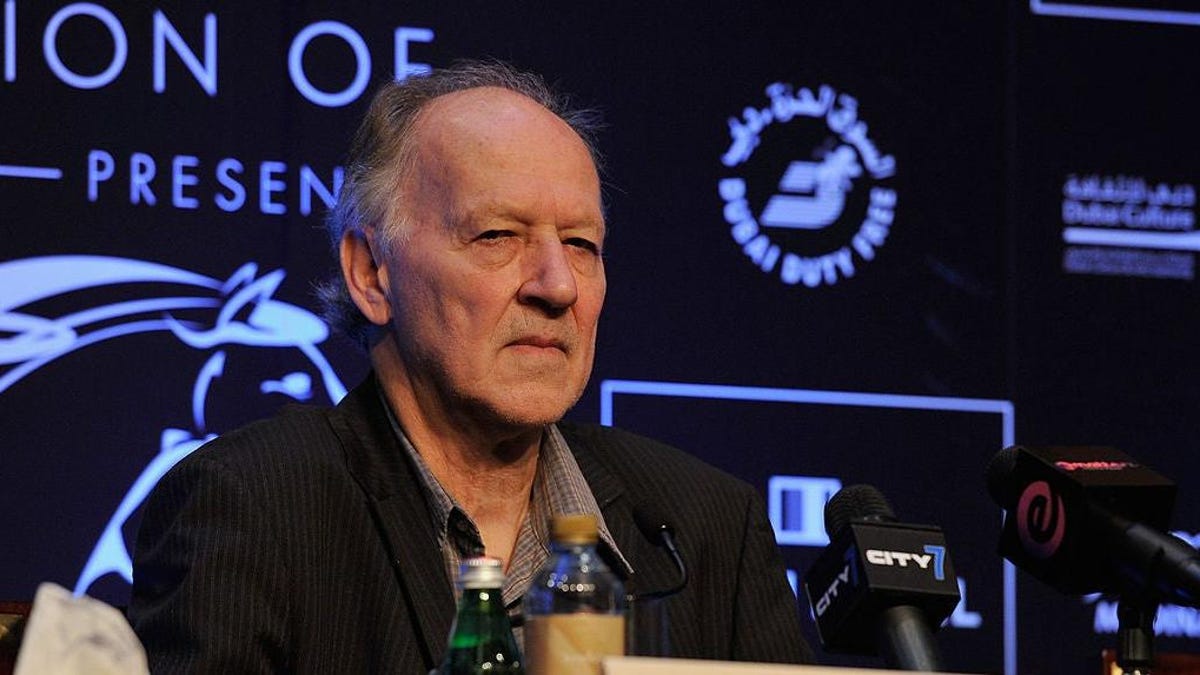 Ακούστε τον Werner Herzog Read a Book of AI-Written Poetry
