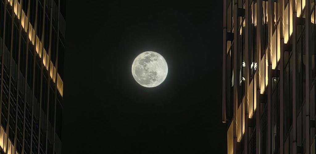 Απαθανατίστε την Πανσέληνο του Αυγούστου με το HUAWEI P60 Pro!