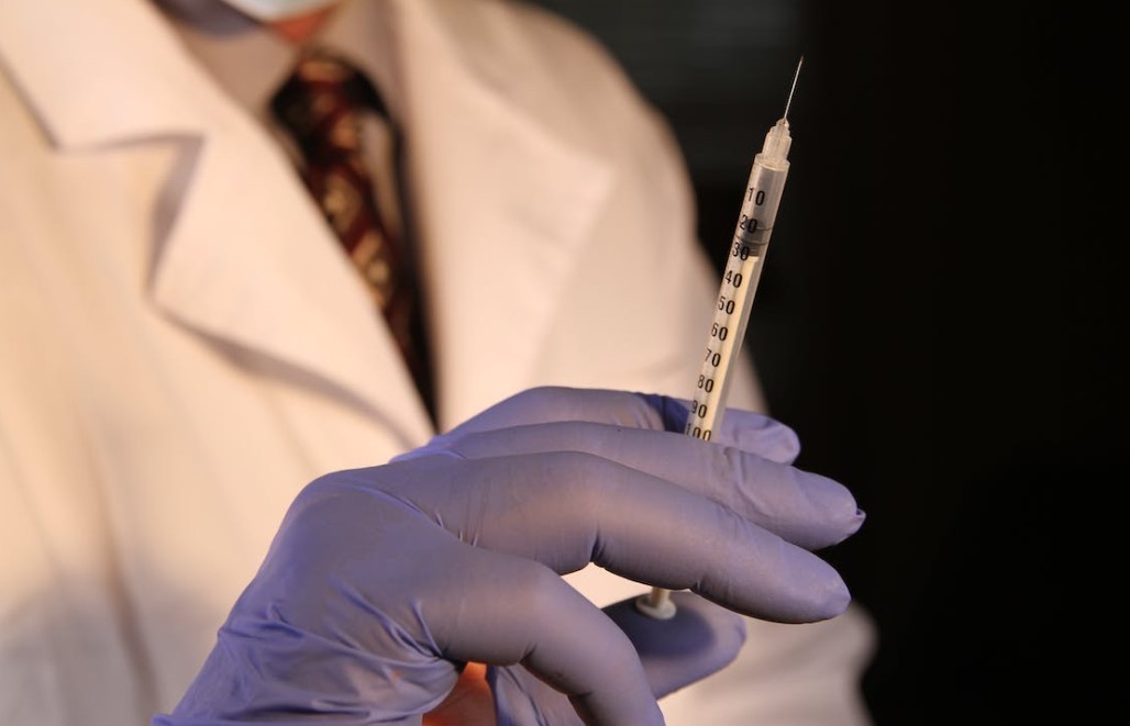 Ασθενείς στην Αγγλία θα δοκιμάσουν πρώτοι την επτάλεπτης διάρκειας ενέσιμη αντικαρκινική θεραπεία