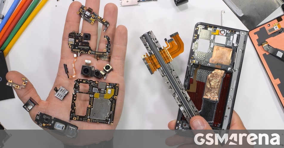 Δείτε το Honor Magic V2 να συναρμολογείται σε βίντεο
