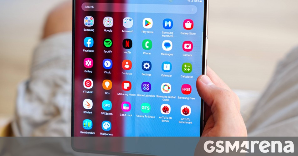 Δοκιμή κάμψης άσων Samsung Galaxy Z Fold5
