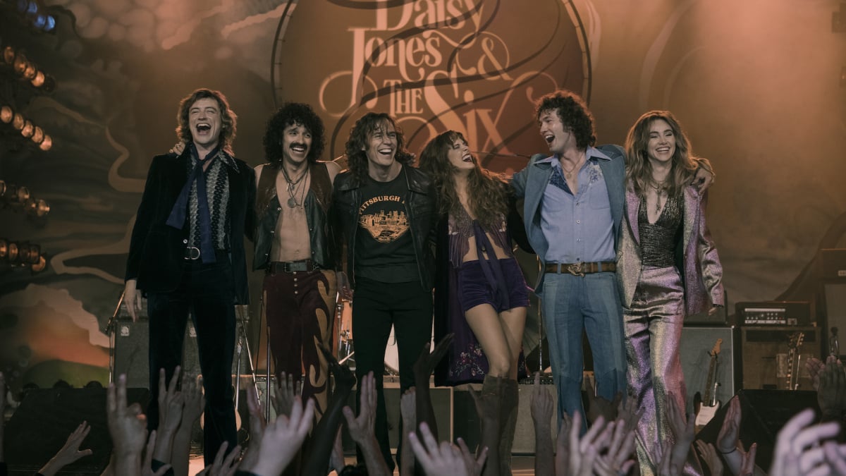 Ο Stevie Nicks δημοσιεύει αγάπη στο Instagram για το "Daisy Jones and the Six"
