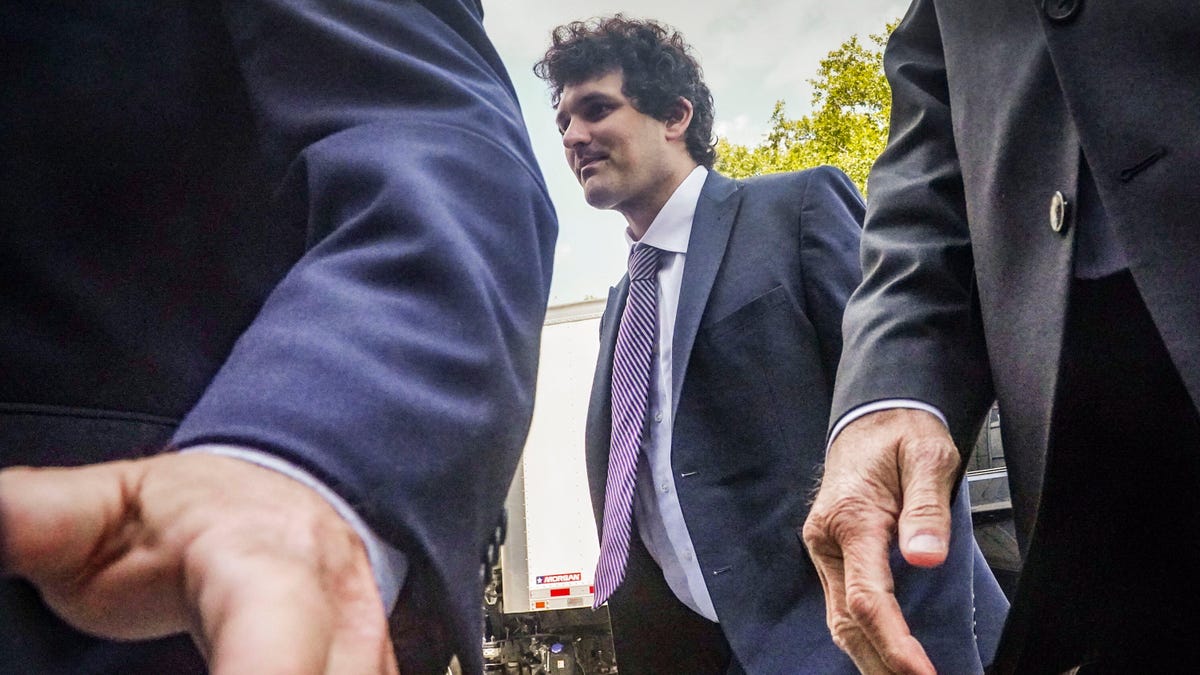 Ο δικαστής ανακαλεί την εγγύηση του Sam Bankman-Fried και τον ρίχνει πίσω στη φυλακή
