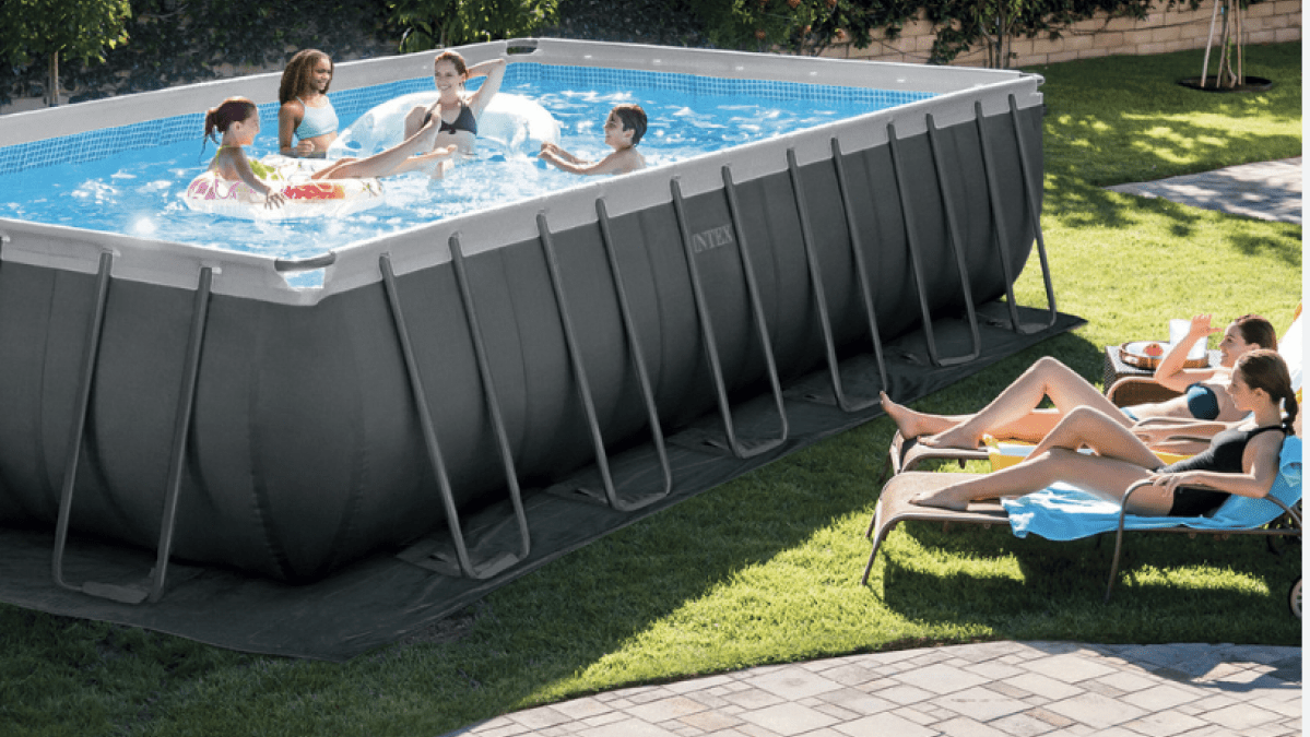 Οι καλύτερες προσφορές για υπέργεια πισίνα: Intex Ultra XTR pool με έκπτωση 58% και άλλα
