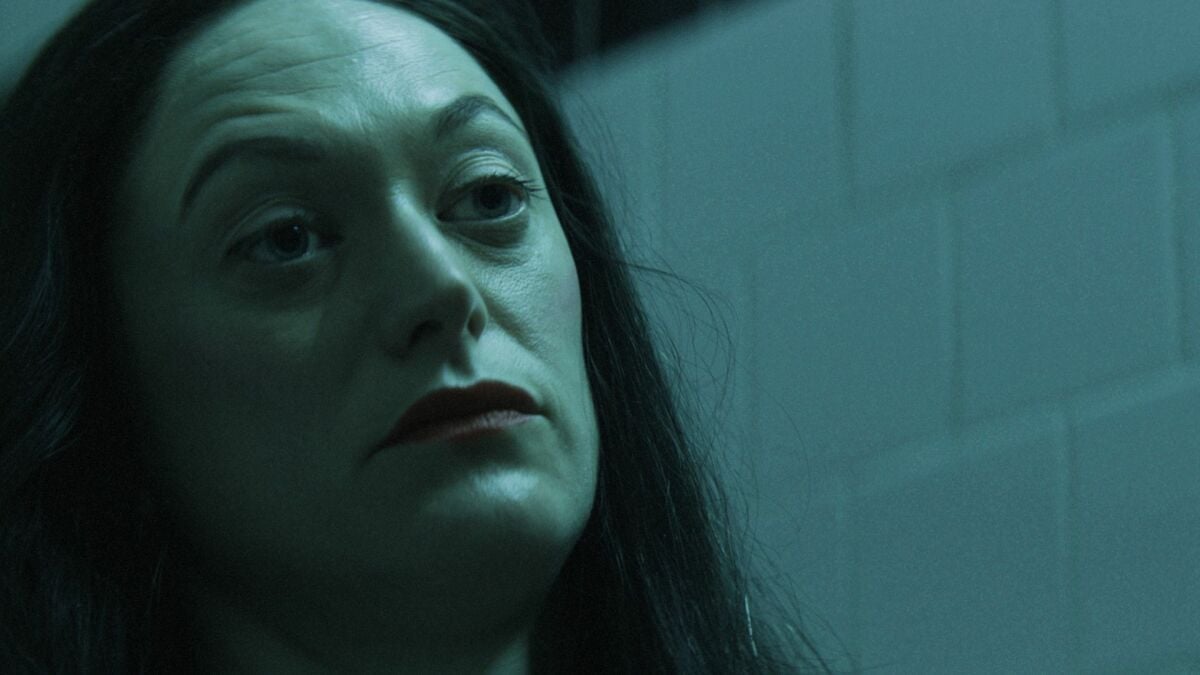 Συνέντευξη: Η Marin Ireland αποκαλύπτει το σετ της ντίβας «Birth/Rebirth».
