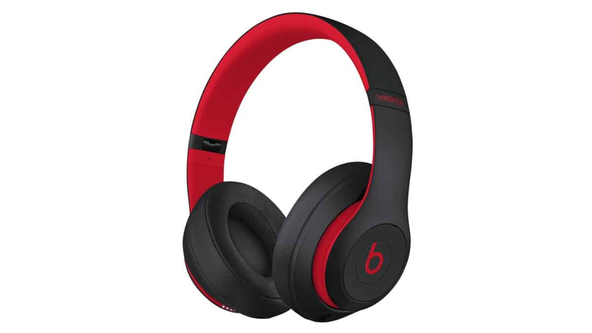 Apple's noise-cancelling Beats Studio3 headphones are deeply discounted in a few different colors