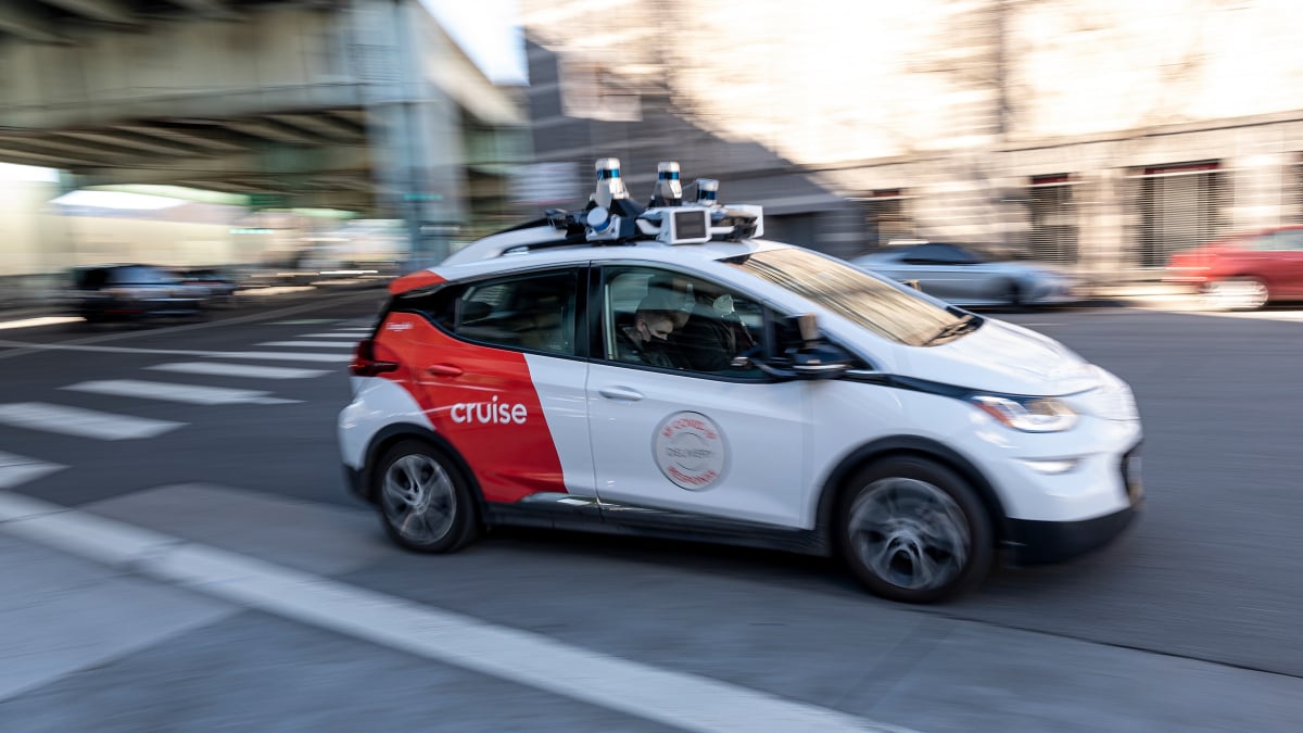 Τα αυτοοδηγούμενα αυτοκίνητα κρουαζιέρας ζητούν μείωση του στόλου ρομποταξί
