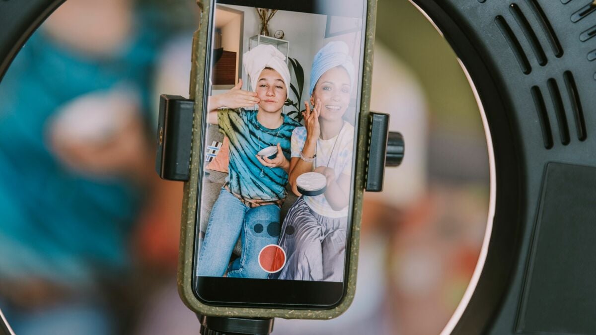 Τα παιδιά επιρροής στο Ιλινόις μπορούν πλέον να μηνύσουν τους γονείς τους
