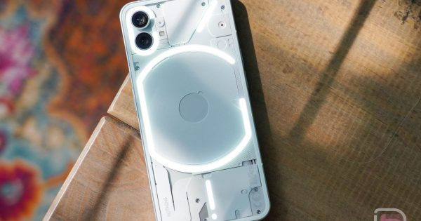 Το Nothing Phone 1 λαμβάνει την ενημέρωση του λειτουργικού του 2.0
