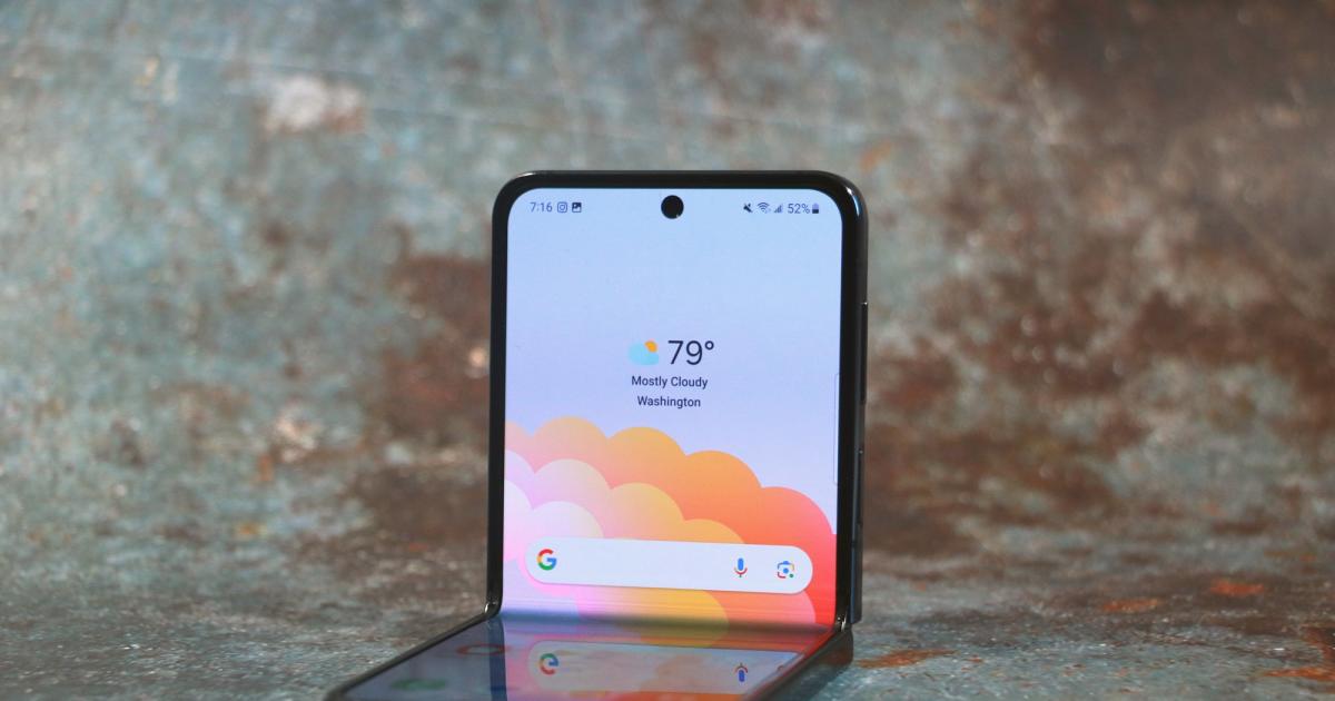 Το Samsung Galaxy Z Flip 5 έχει έκπτωση 100 $ αυτή τη στιγμή
