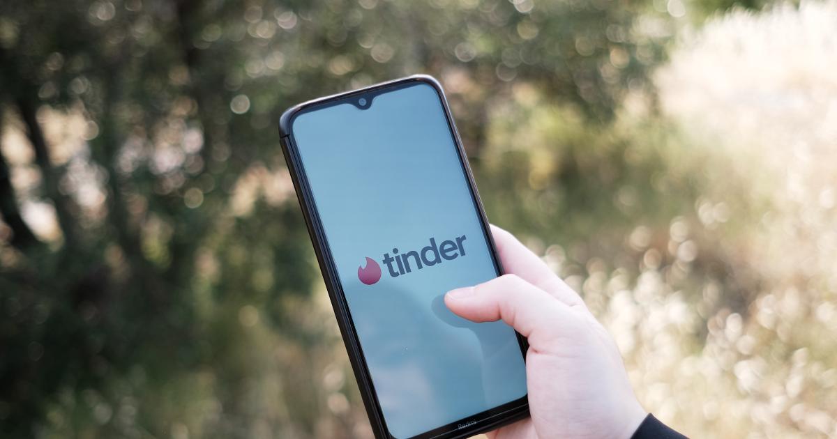Το Tinder χάνει το εργαλείο που χρησιμοποιεί για ελέγχους ιστορικού
