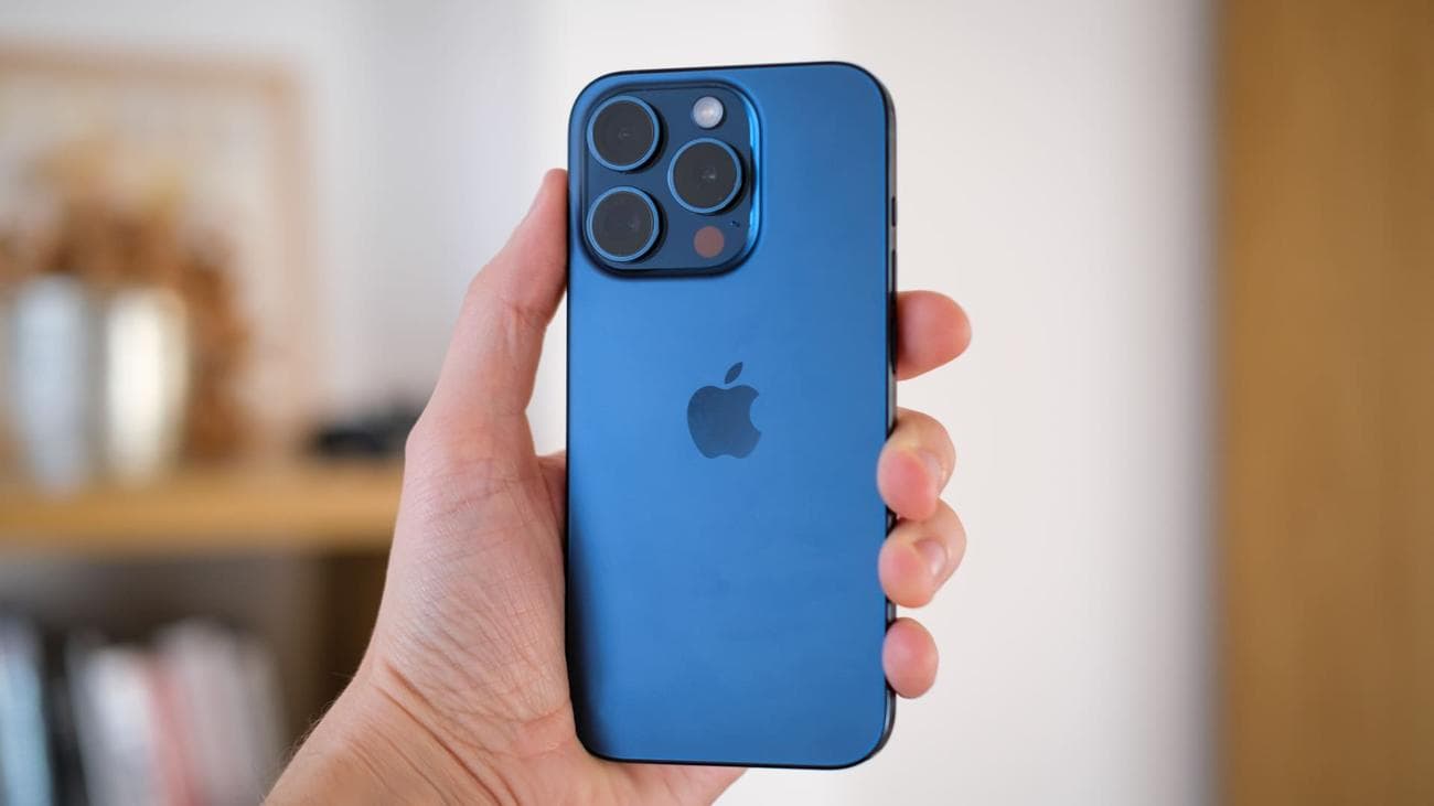 Apple iPhone 15 Pro back in hand