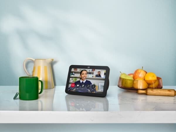 , Η Amazon αποκαλύπτει τη νέα γενιά της Echo Show 8 με βελτιωμένη σχεδίαση και καθαρότερο ήχο, TechWar.gr