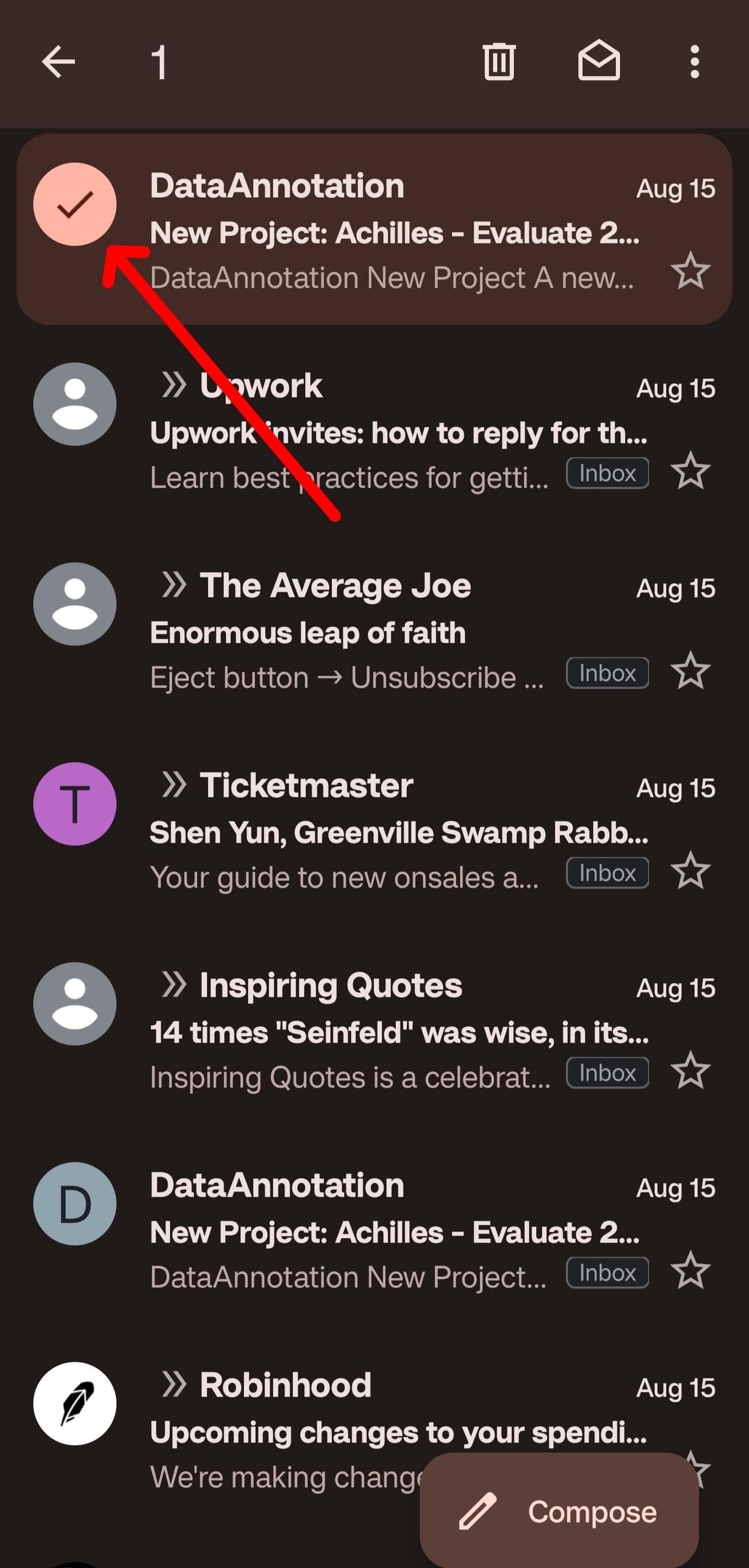 Εναλλακτικά, για να καταργήσετε την αρχειοθέτηση, μπορείτε να επιλέξετε την εικόνα προφίλ του αρχειοθετημένου μηνύματος.